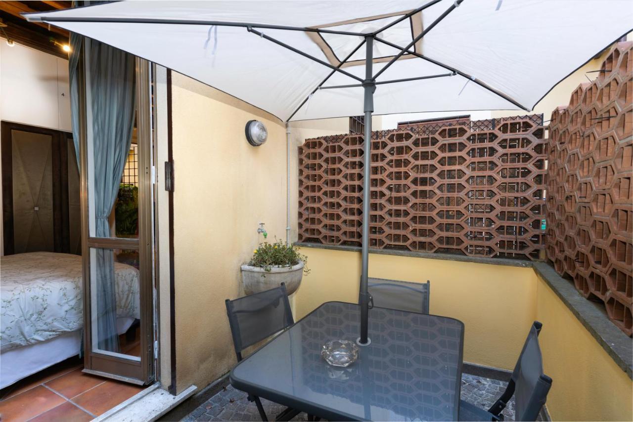 Apartment Quiet Trevi Fountain With Patio And Backyard Rom