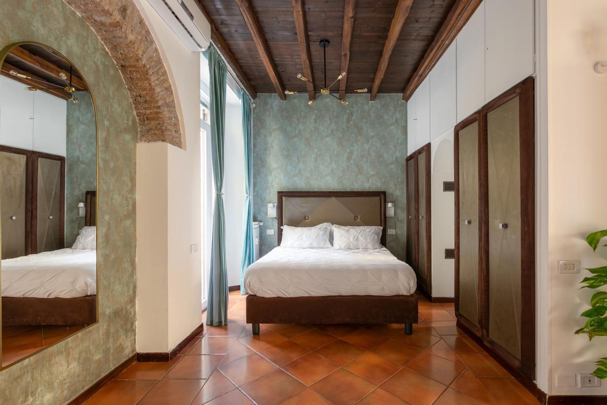 Quiet Trevi Fountain With Patio And Backyard Apartment Rom